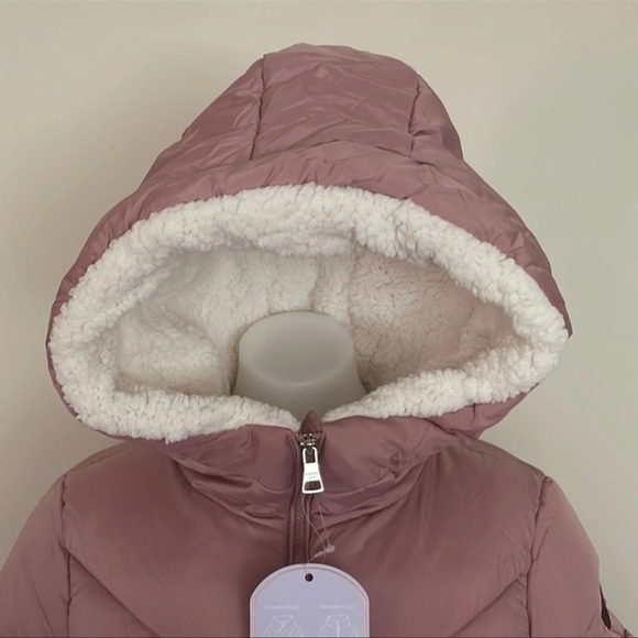 (NWT) Madden Girl Women’s Hooded Puffer w/ Detachable Scarf in Dusty Pink, Small - Picture 7 of 15